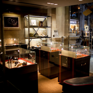 bremont royal exchange / boutique retail store design / retail fixture design & development